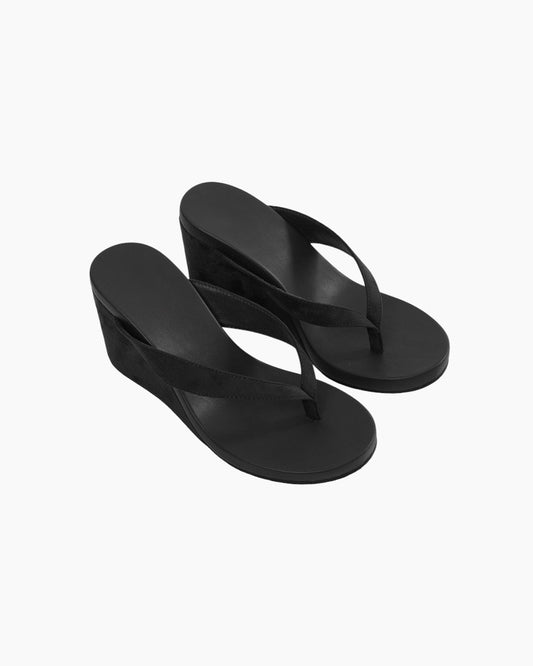 Sandaler med kilehæl i vegansk ruskind