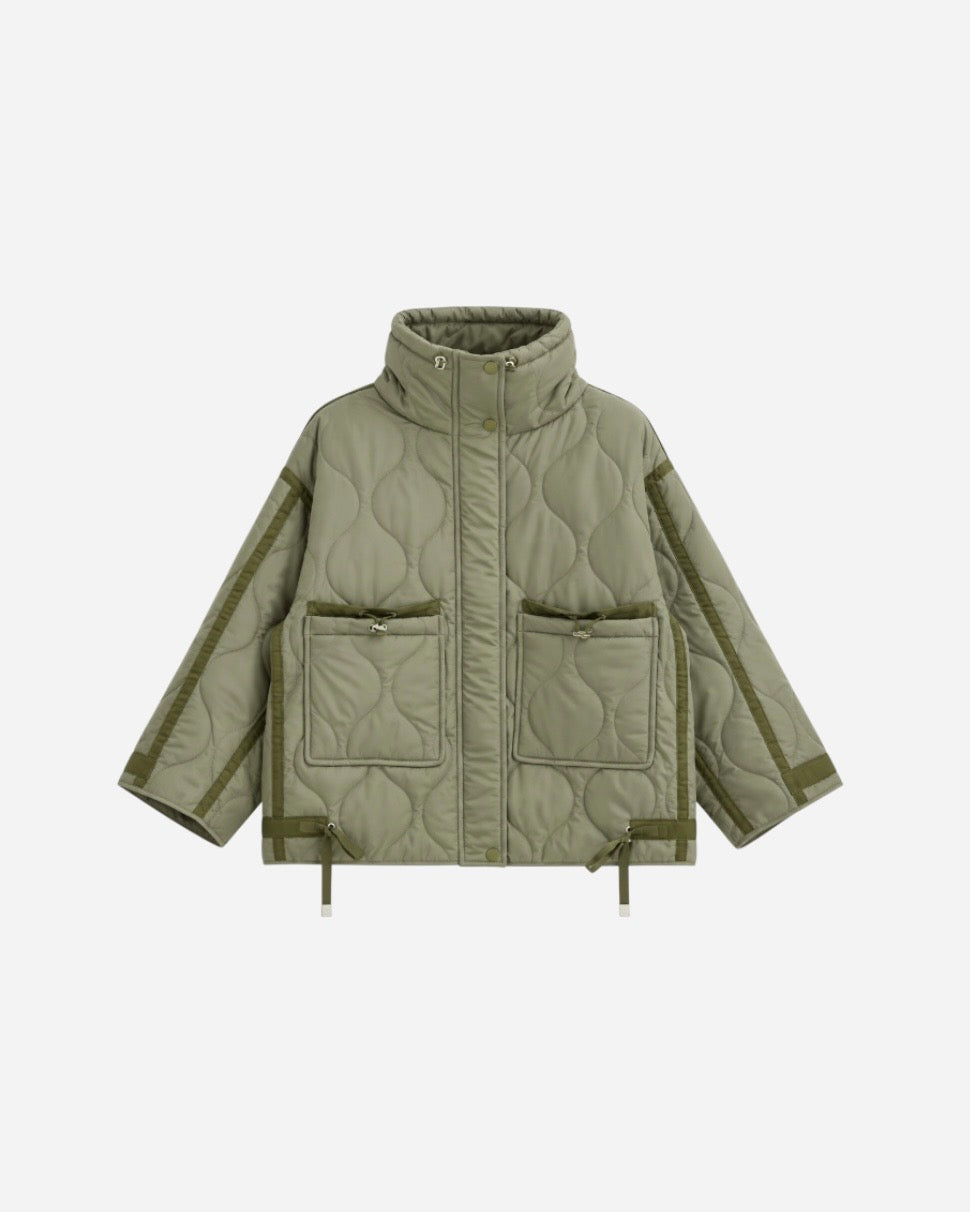 Oversize quilted jakke med snører