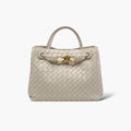  Lys beige