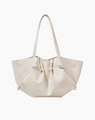 Taske med rynkedetalje og magneter i siden - vegansk læder - Råhvid - Skuldertasker - Khaia