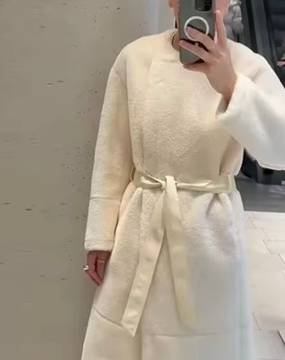 Faux shearling frakke med bindebånd