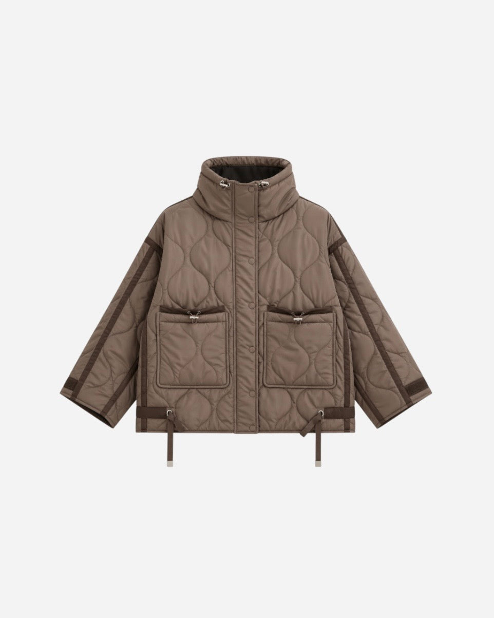Oversize quilted jakke med snører