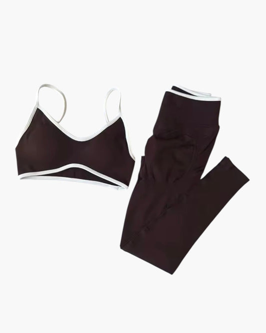 Træningssæt med hvide kanter