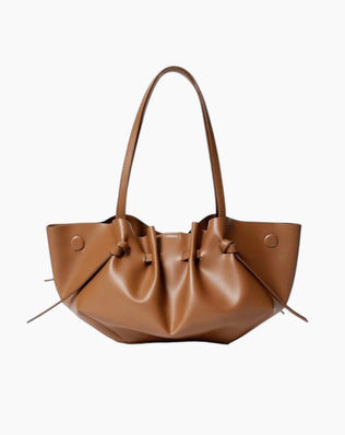 Taske med rynkedetalje og magneter i siden - vegansk læder - Brun - Skuldertasker - Khaia