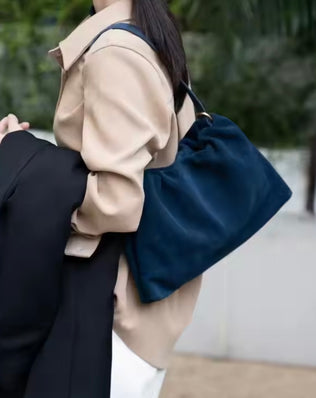 Nola Lille Skuldertaske - Ægte ruskind - Mørkeblå - Små tasker - Khaia