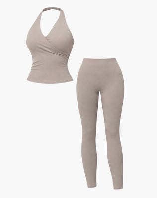 Træningssæt med halterneck top og bukser