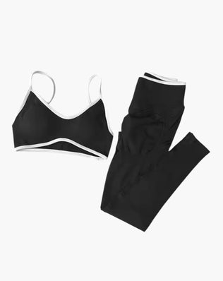 Træningssæt med hvide kanter