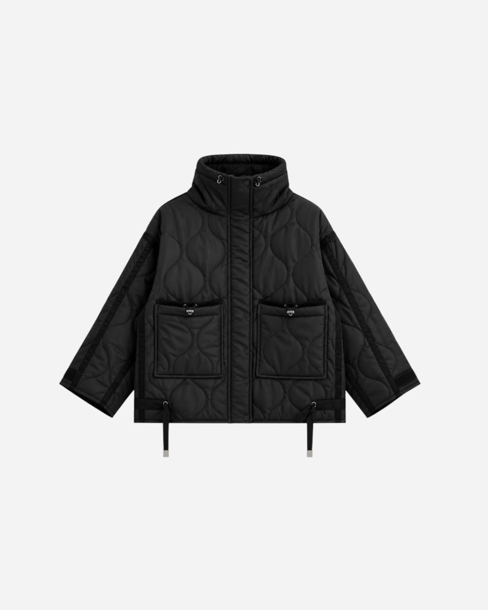 Oversize quilted jakke med snører