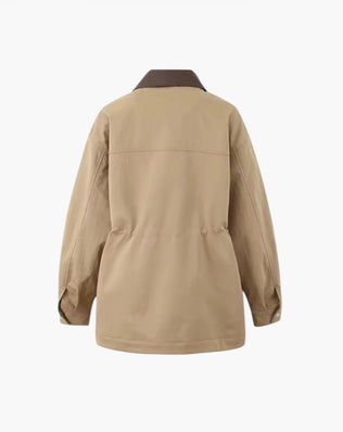 Jakke med kontrastkrave