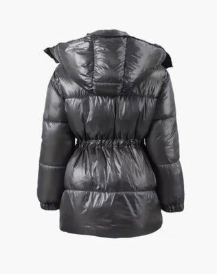 Glossy puffer jakke med snøre i taljen