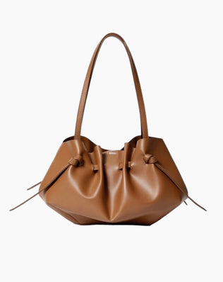 Taske med rynkedetalje og magneter i siden - vegansk læder - Skuldertasker - Khaia