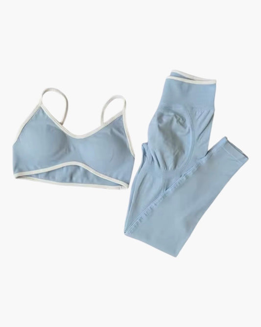 Træningssæt med hvide kanter